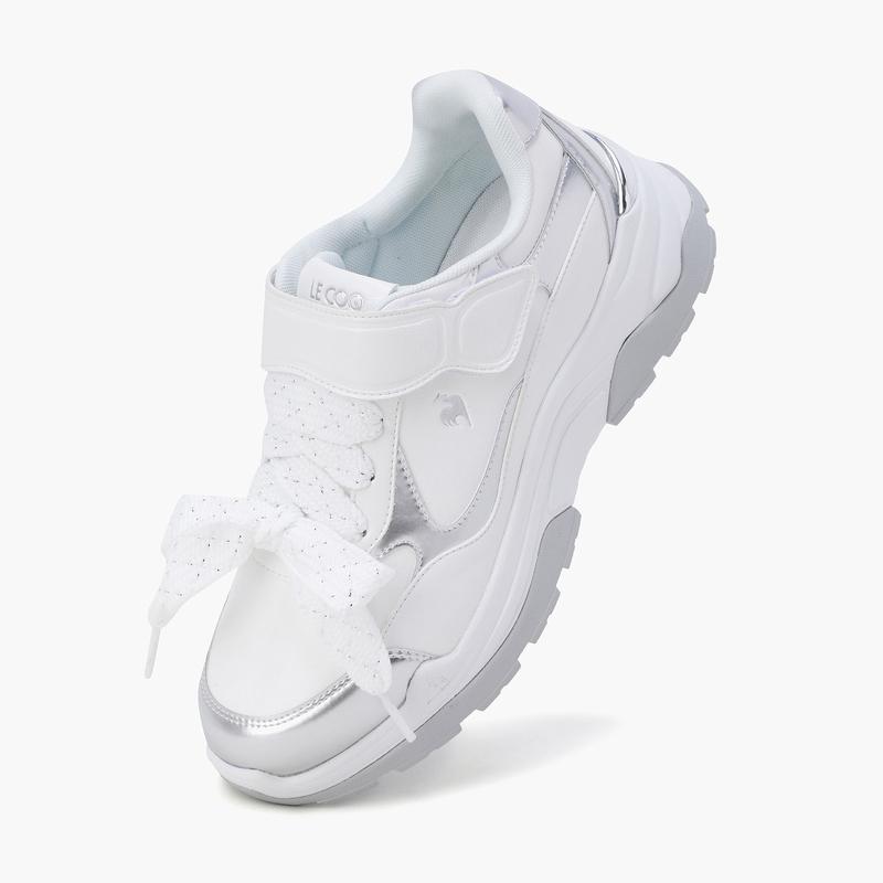 LADIES` GOLF SHOES